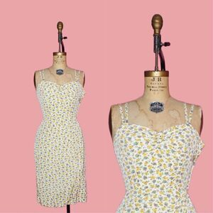 1940s-1950s Floral Print. SWEETHEART Bust, SARONG Style Skirt, WIGGLE Dress. XS
